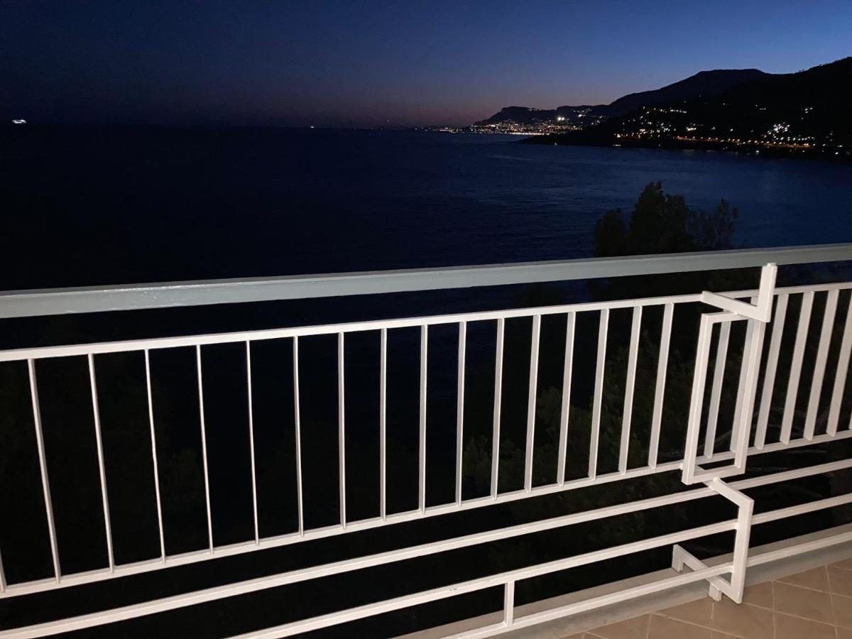 Sea And Monaco Charme View On The Beach Ventimiglia Ngoại thất bức ảnh